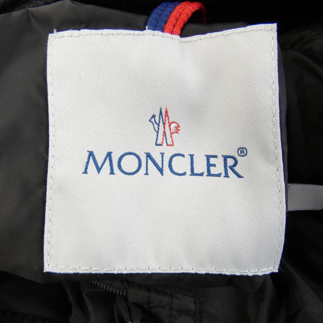 モンクレール MONCLER ダウンジャケット