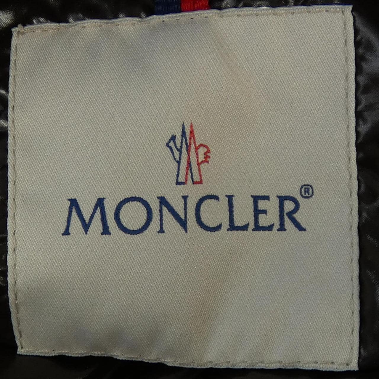 モンクレール MONCLER ダウンジャケット