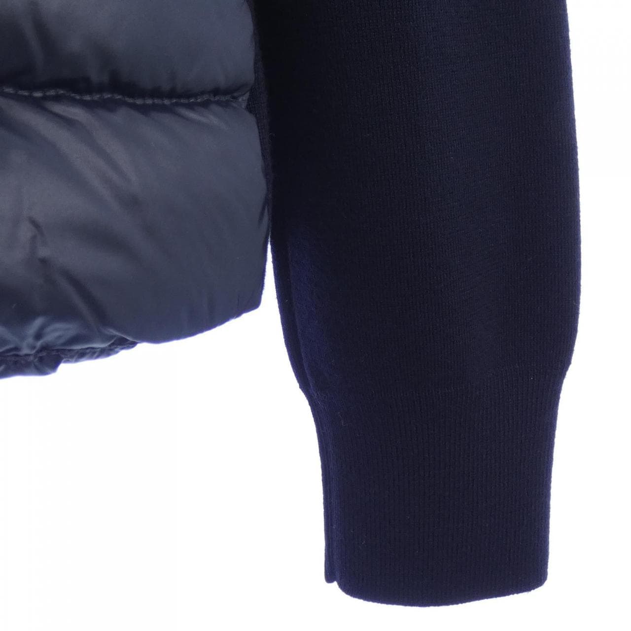 【新品】モンクレール MONCLER K20939B00023 ダウンジャケット