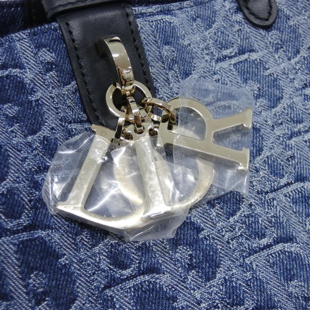クリスチャンディオール DIOR OBLIQUE ディオール トゥジュール ミディアム M2821ODCE バッグ