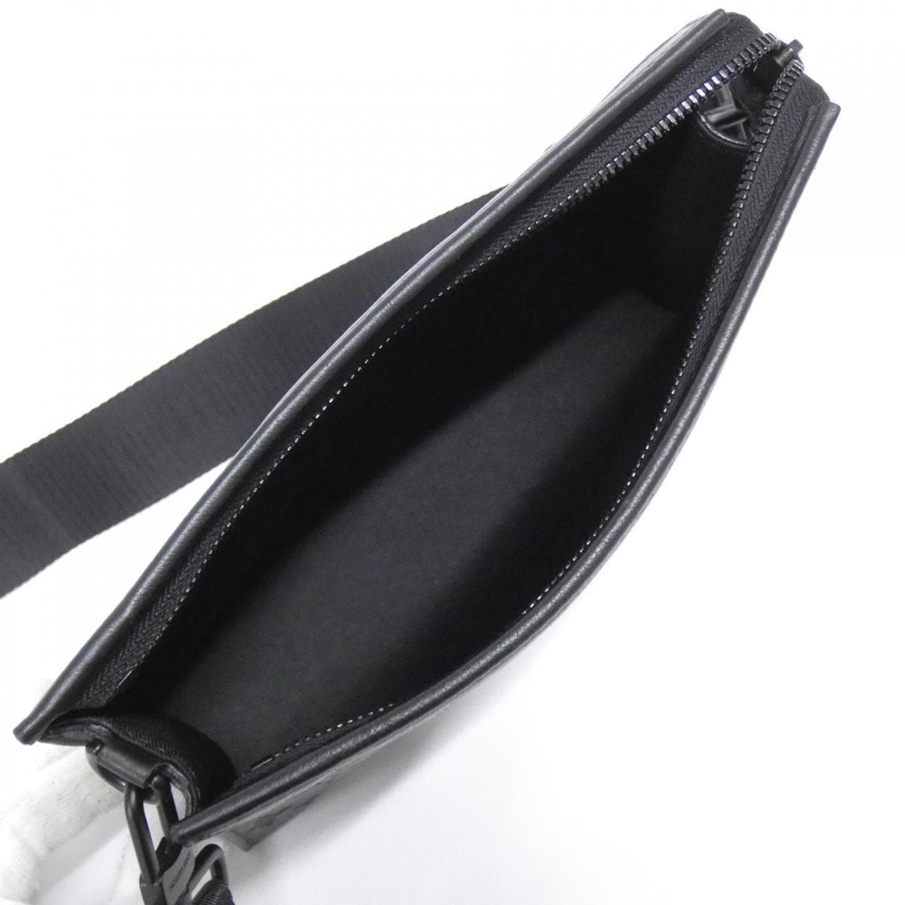 ルイヴィトン モノグラム シャドウ ガストン ウエアラブル ウォレット M81115 ショルダーバッグ