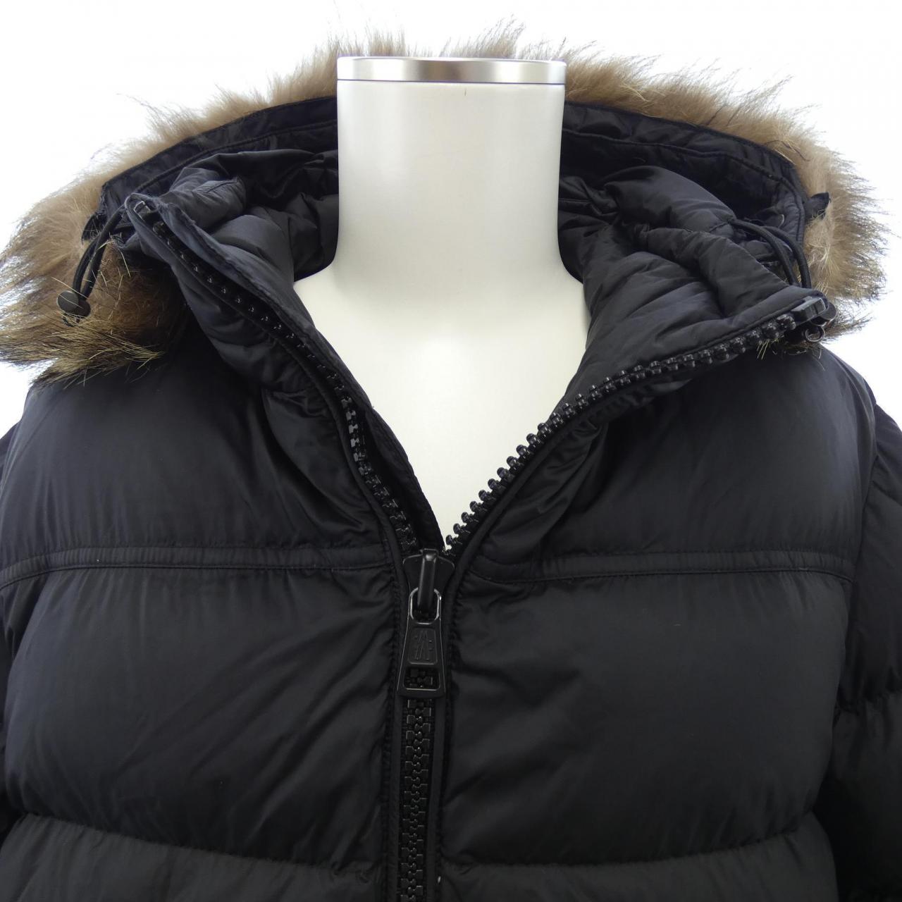 モンクレール MONCLER ダウンジャケット