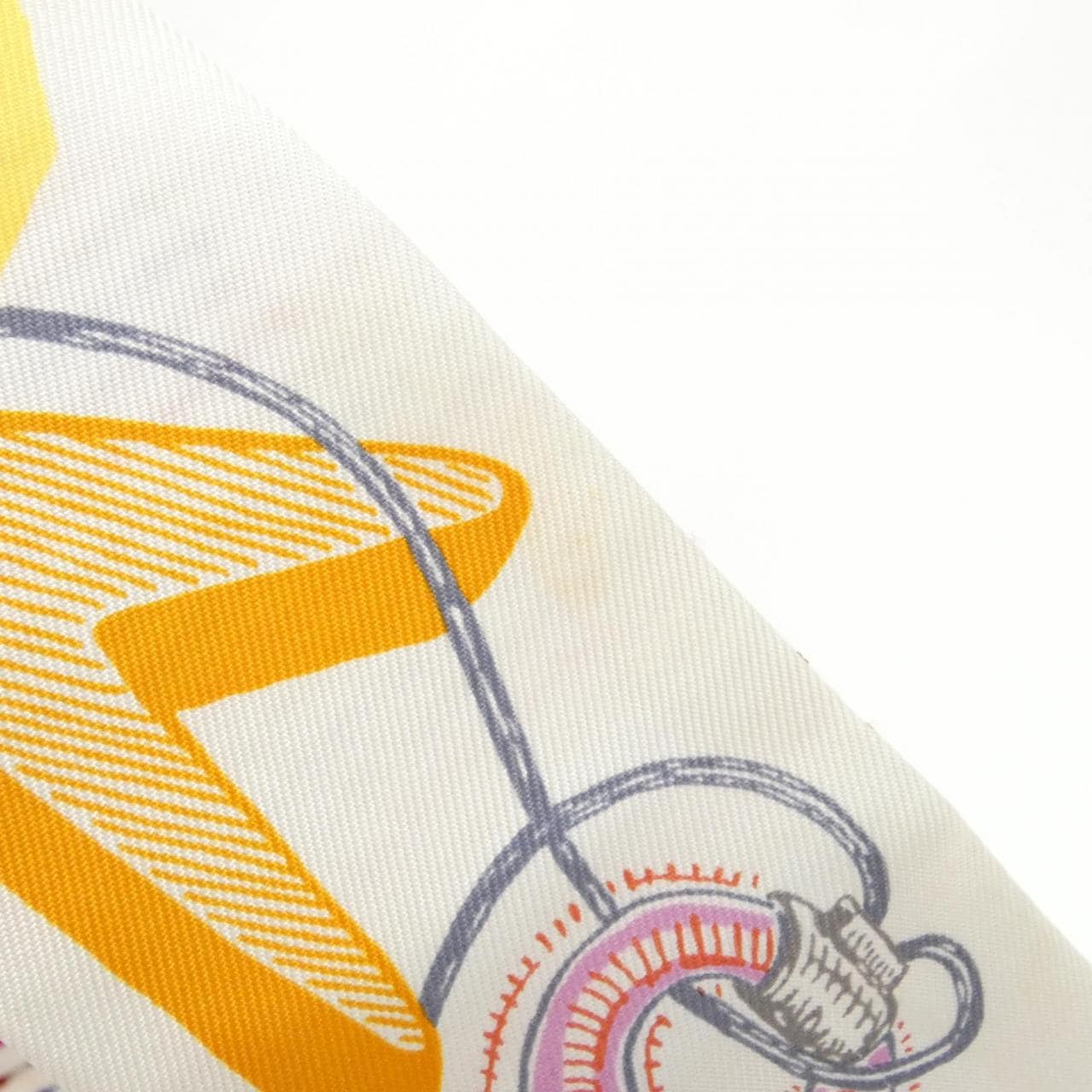 エルメス CHEVALOSCOPE NEON ツイリー 853954S スカーフ