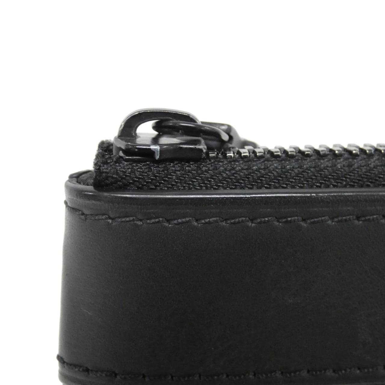 ルイヴィトン モノグラム シャドウ ポシェット ディスカバリー M62903 バッグ