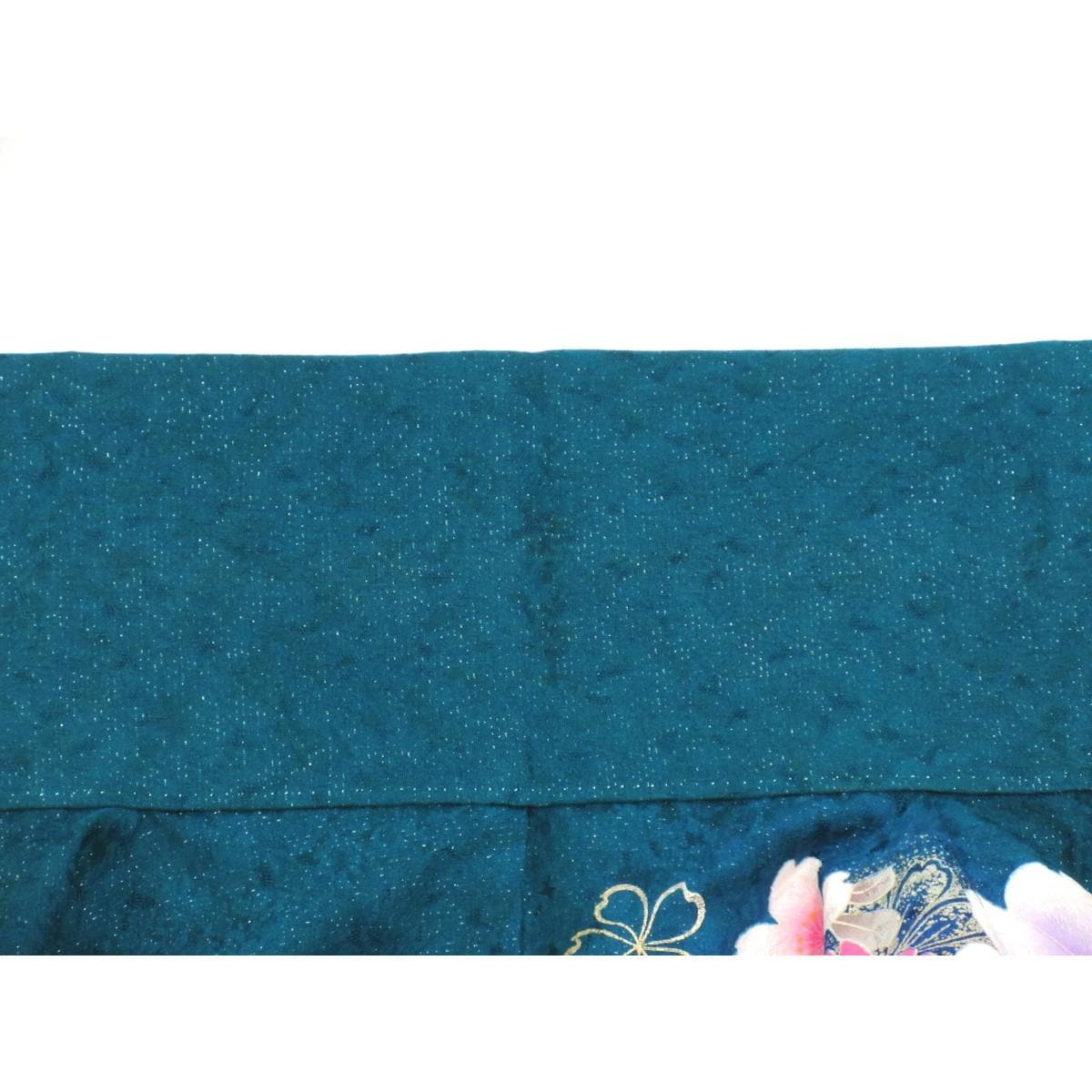 振袖　銀通しボカシ染　友禅金彩加工　刺繍入り