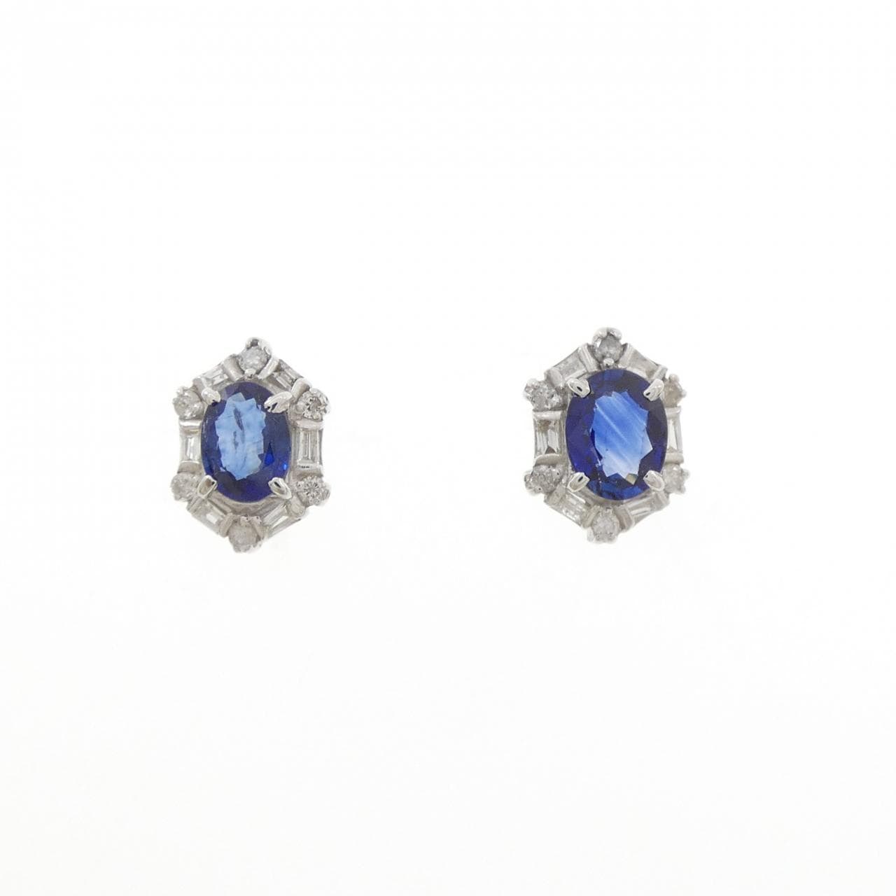 K18WG Sapphire Earrings 1.31CT