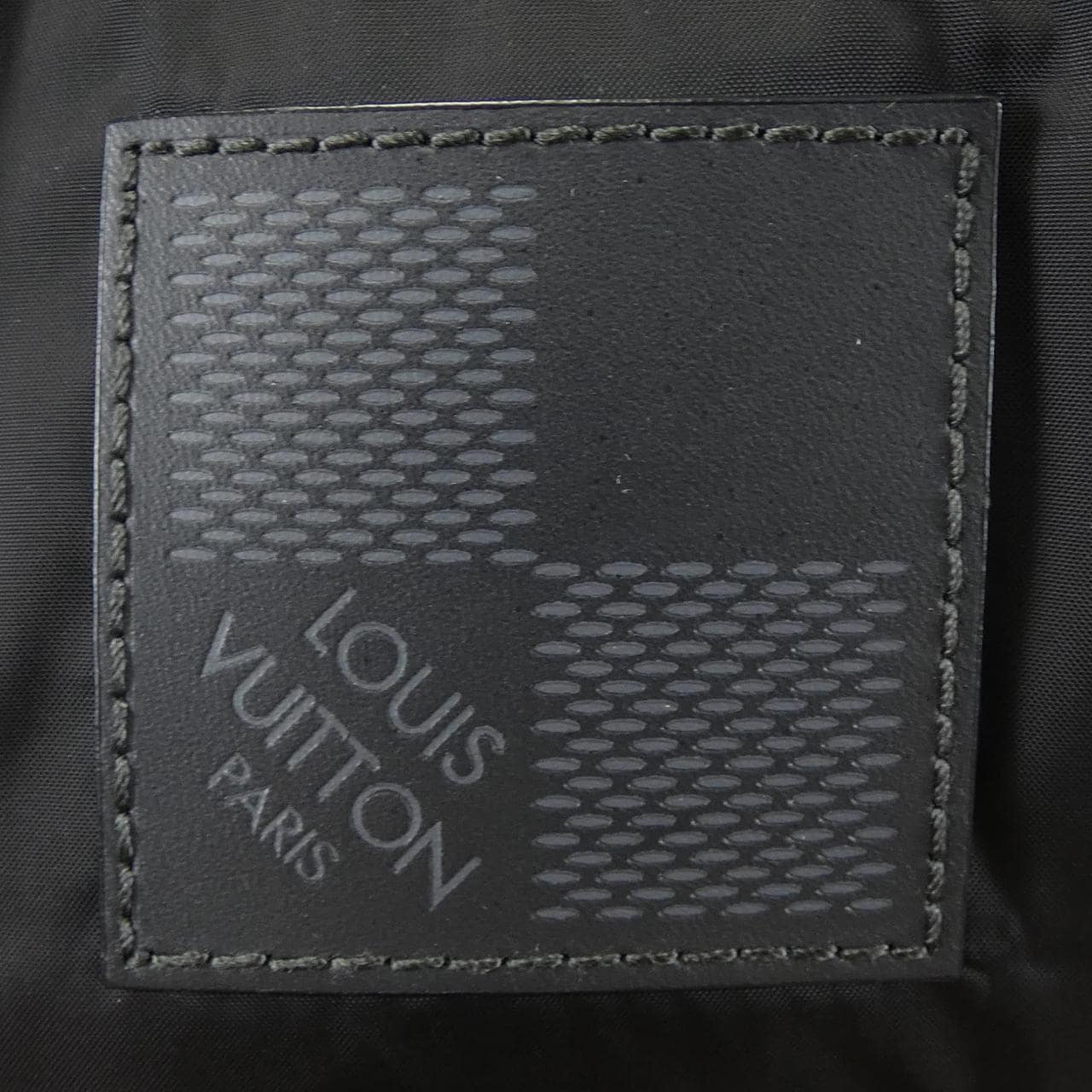 ルイヴィトン LOUIS VUITTON H2BS48PHU ダウンジャケット
