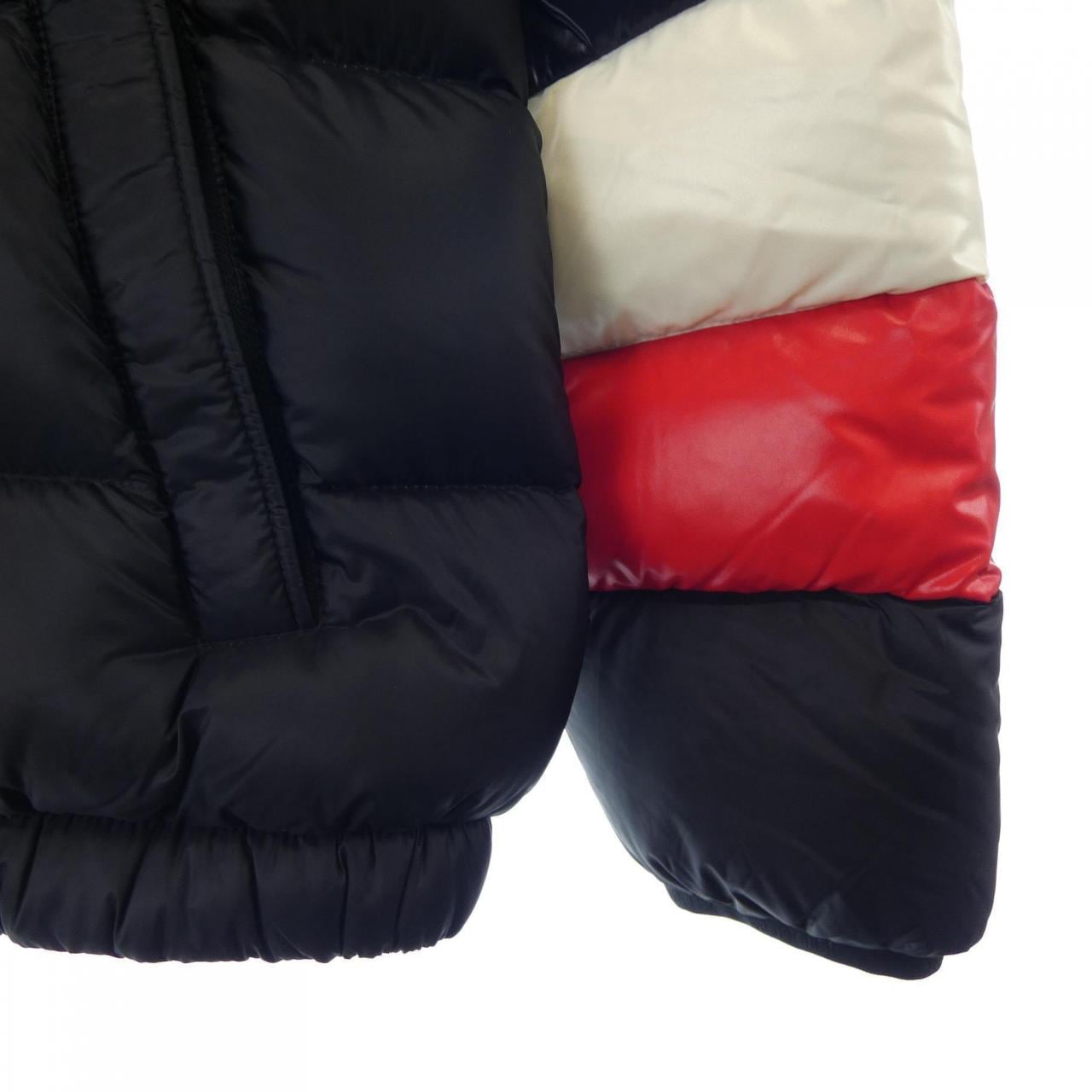 モンクレール MONCLER ダウンジャケット