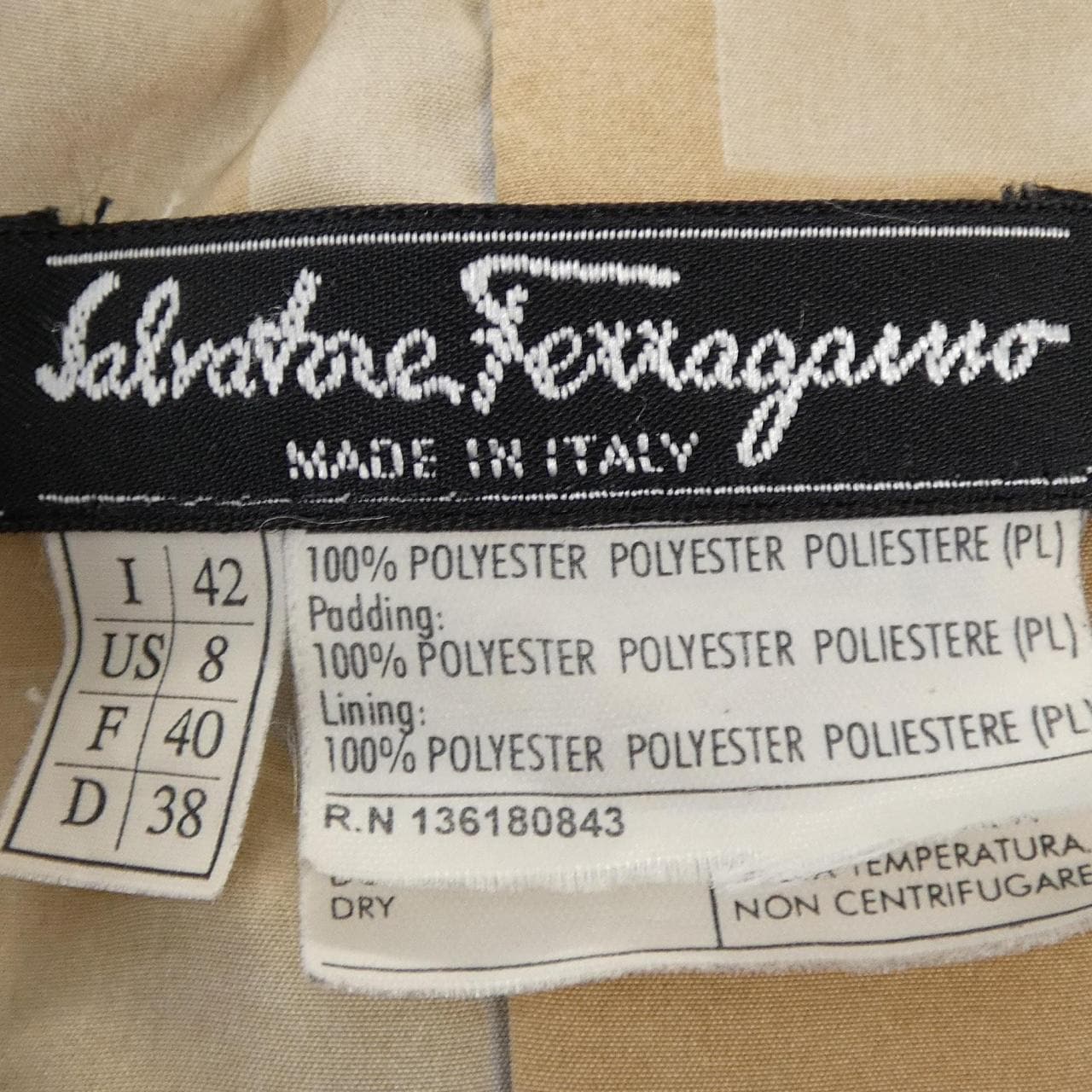 サルヴァトーレフェラガモ SALVATORE FERRAGAMO コート