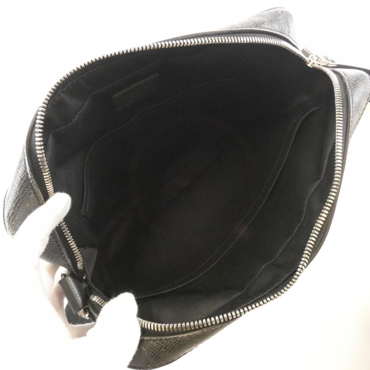 ルイヴィトン タイガ アントン メッセンジャー PM M34408 ショルダーバッグ