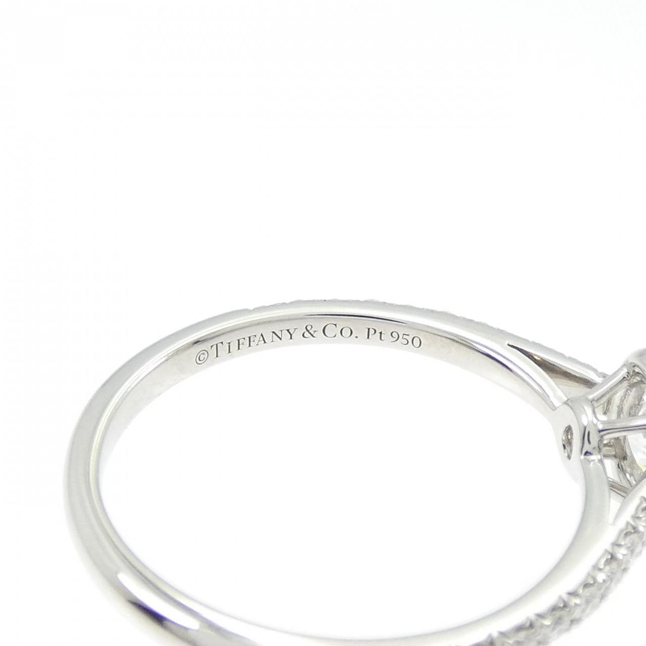 ティファニー ソレスト オーバル リング 0.27CT E VVS1 オーバルカット