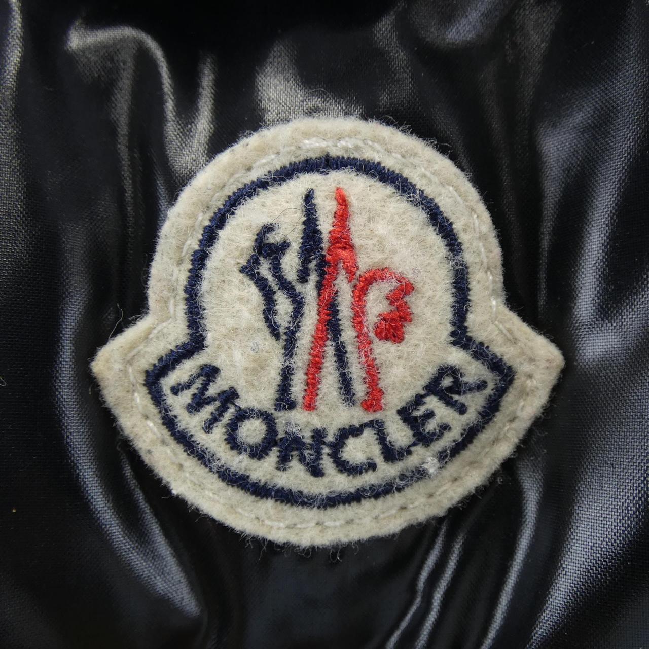 モンクレール MONCLER ダウンジャケット