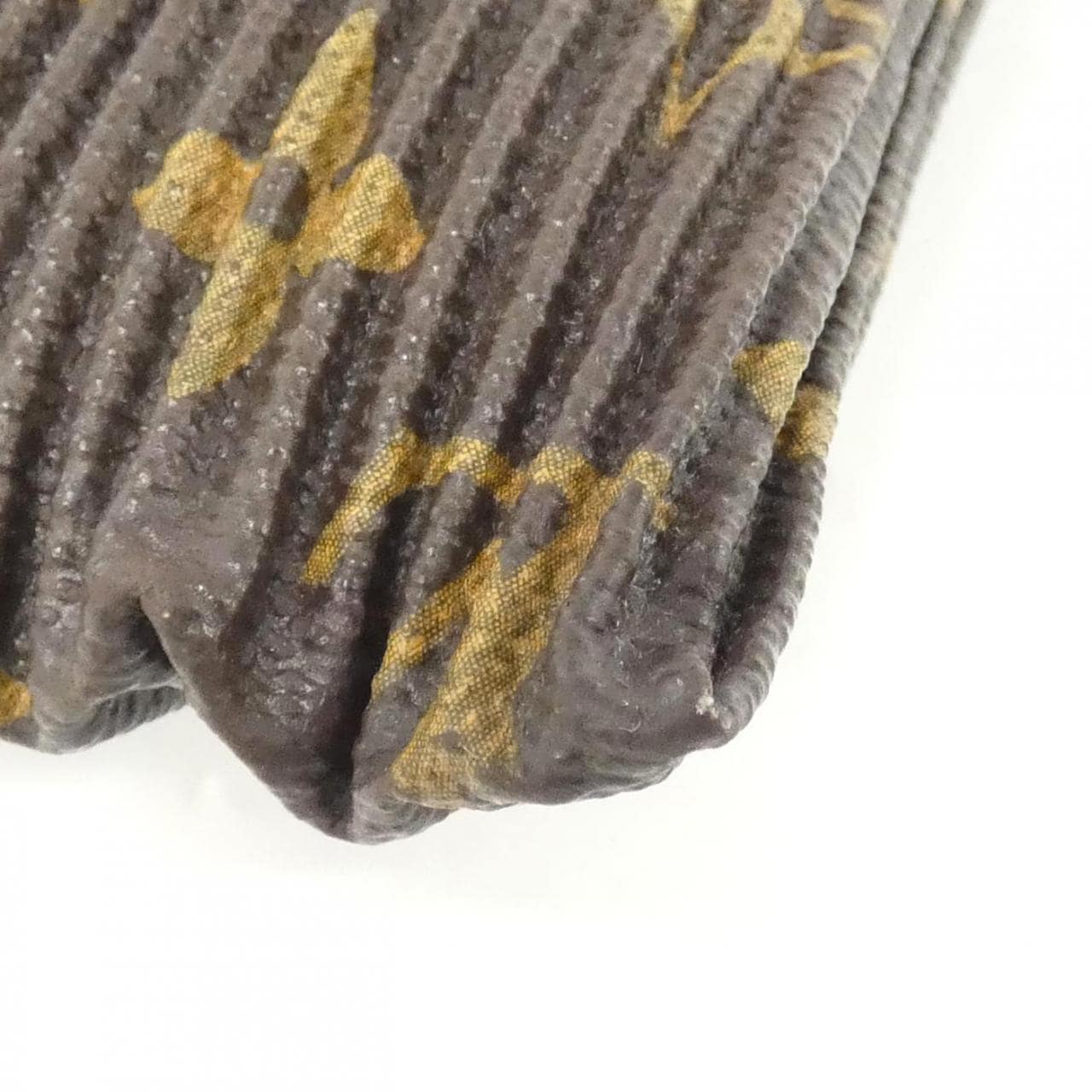 ルイヴィトン モノグラム ポーチ エクスプローラー M62232 ショルダーバッグ