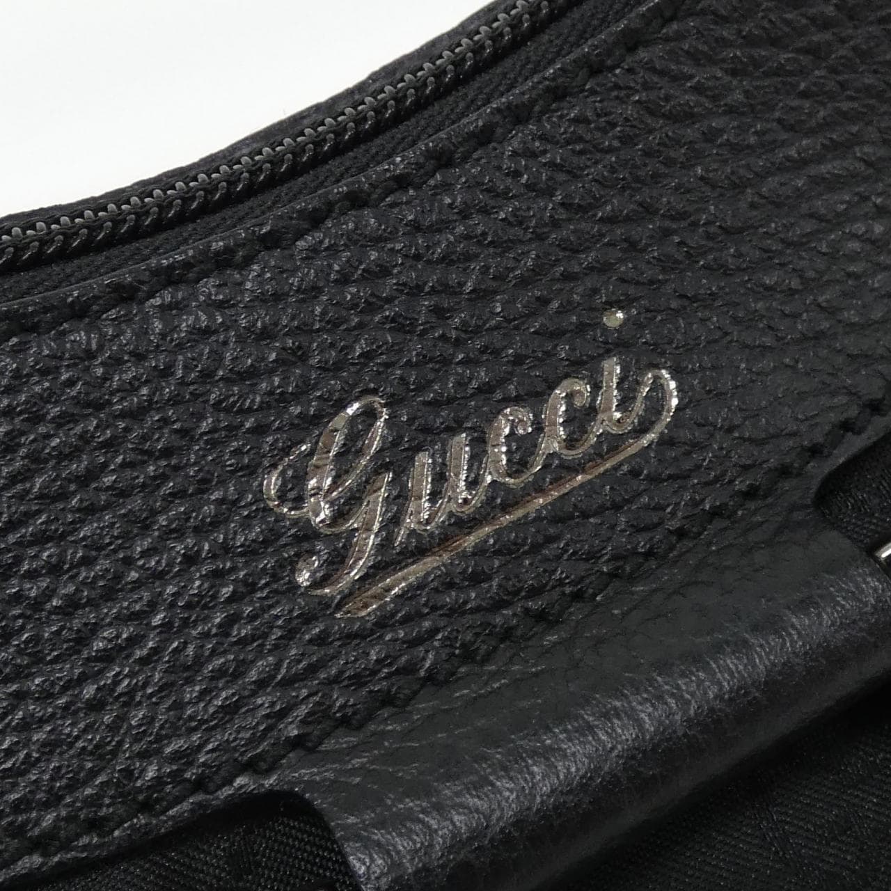 Gucci 265692肩背包