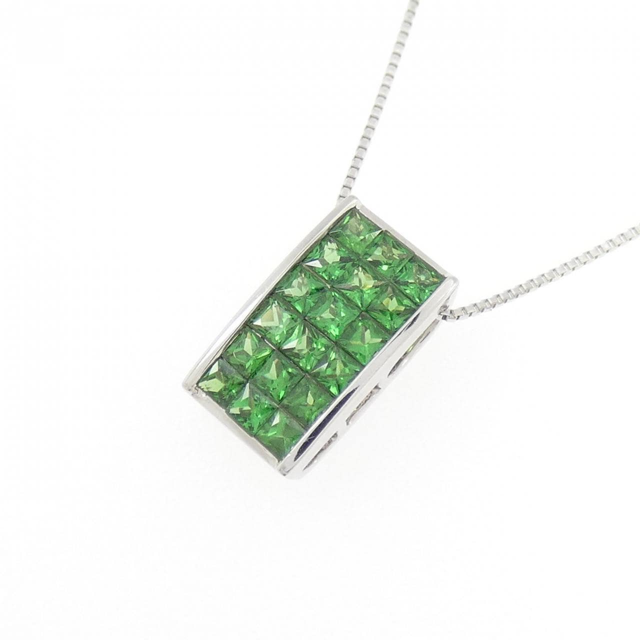 K18WG グリーンガーネット ネックレス 0.77CT