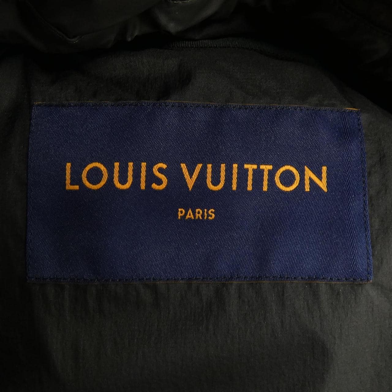 ルイヴィトン LOUIS VUITTON 2054ヒートリアクティブパファ HMB23FI64 ダウンジャケット