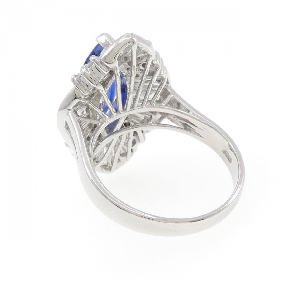 PT900 サファイヤ リング 3.23CT