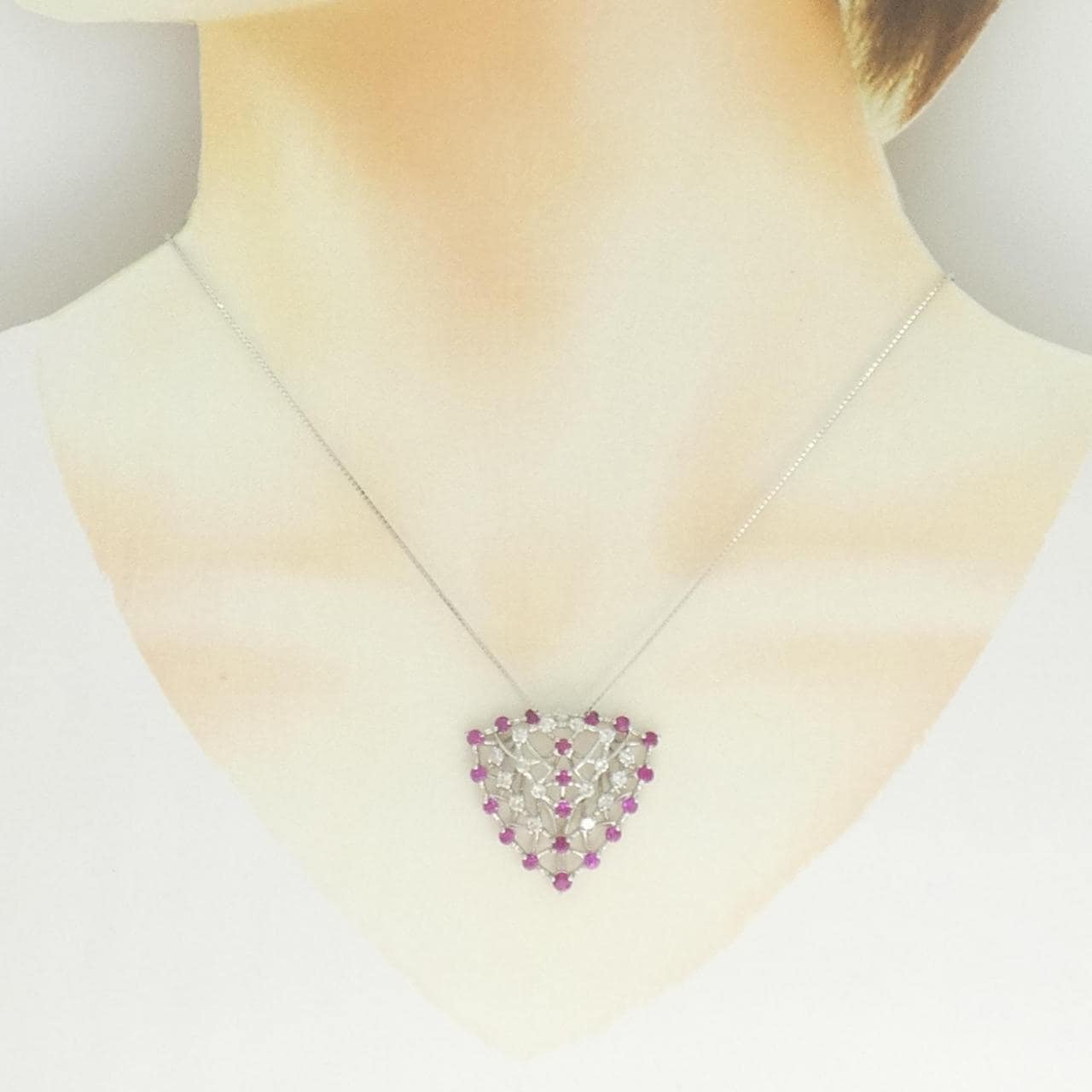 K18WG ルビー ネックレス 1.55CT