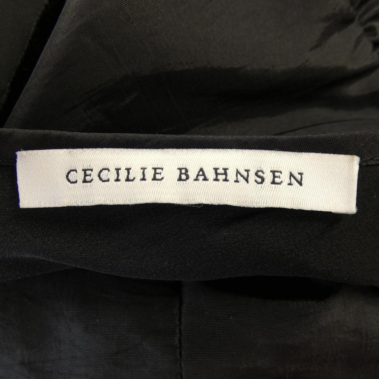 セシリーバンセン CECILIE BAHNSEN トップス