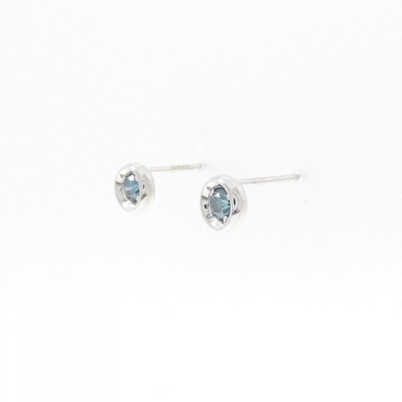 K18WG ダイヤモンド ピアス 0.14CT