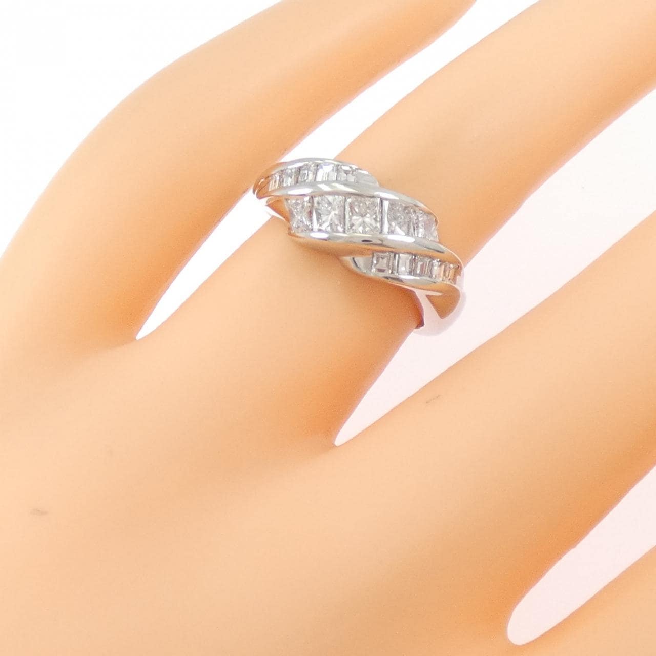 PT900 ダイヤモンド リング 1.00CT