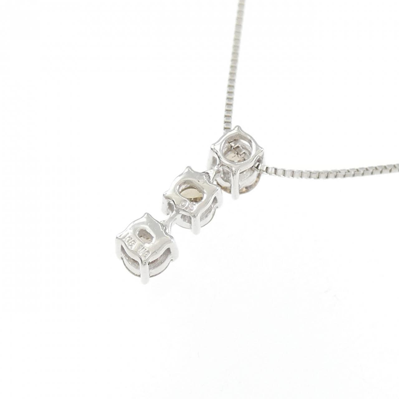 K18WG three stone Diamond necklace 0.5CT