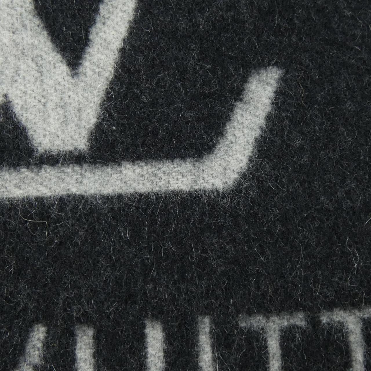 ルイヴィトン LOUIS VUITTON レイキャビック M71040 MUFFLER