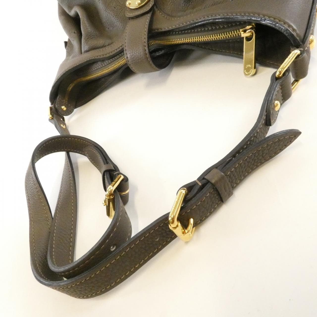 ルイヴィトン マヒナ XS M95768 ショルダーバッグ