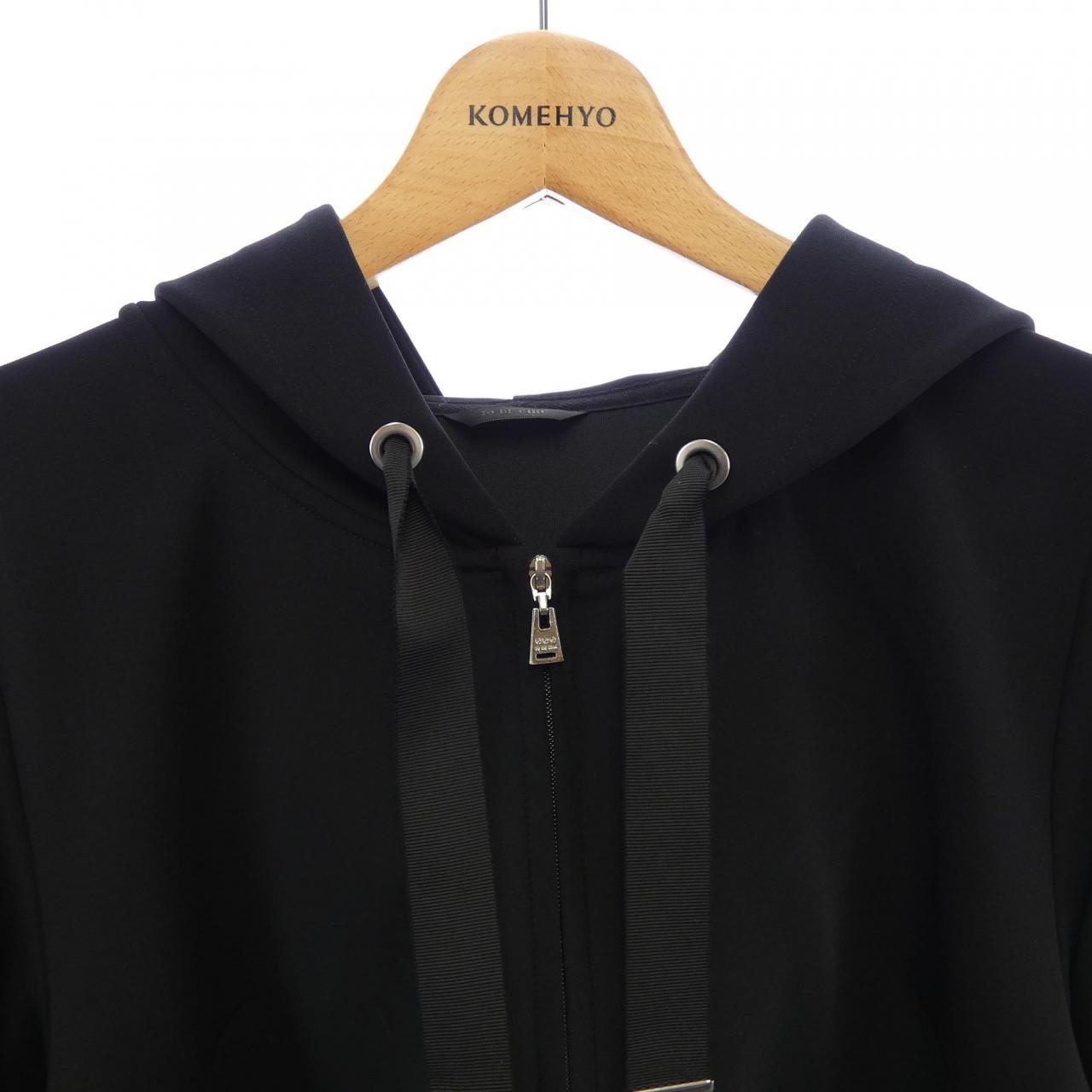 トゥービーシック TO BE CHIC パーカー