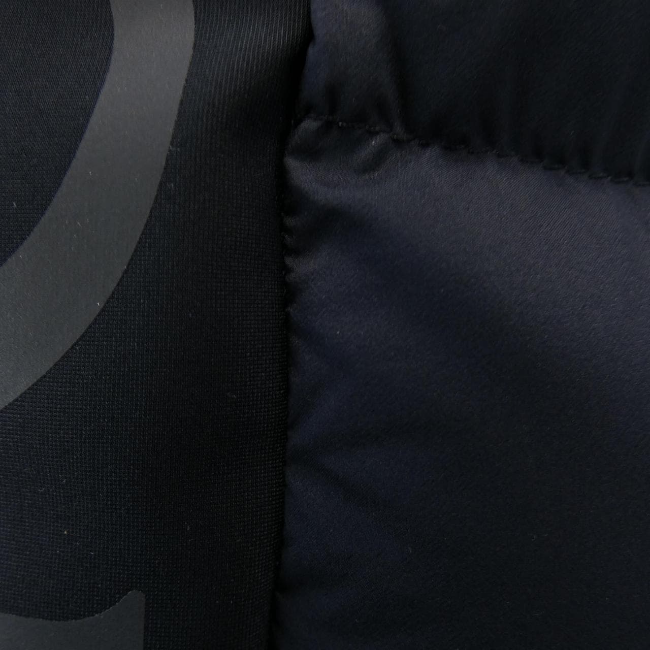 モンクレール MONCLER ダウンジャケット