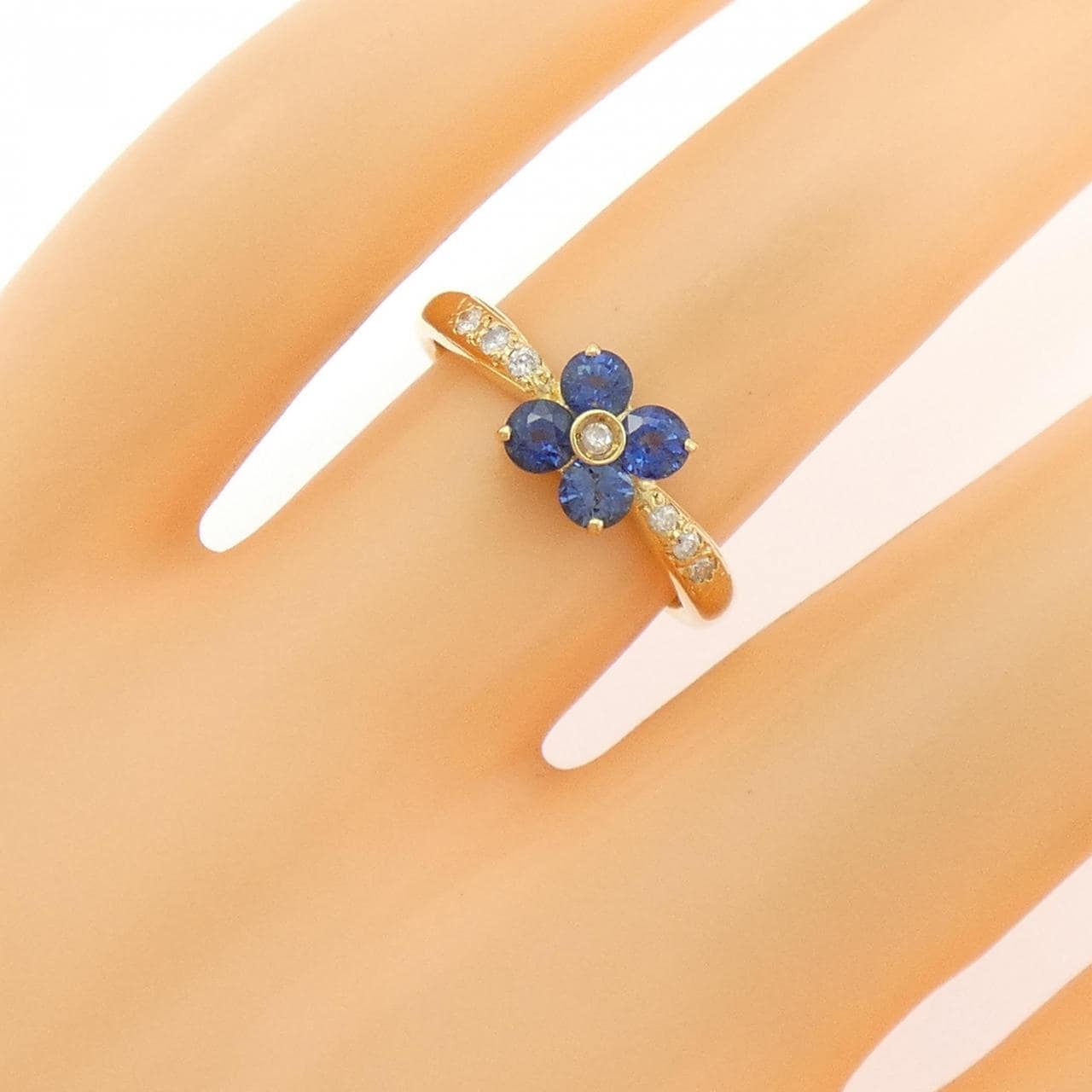 750YG フラワー サファイヤ リング 0.59CT