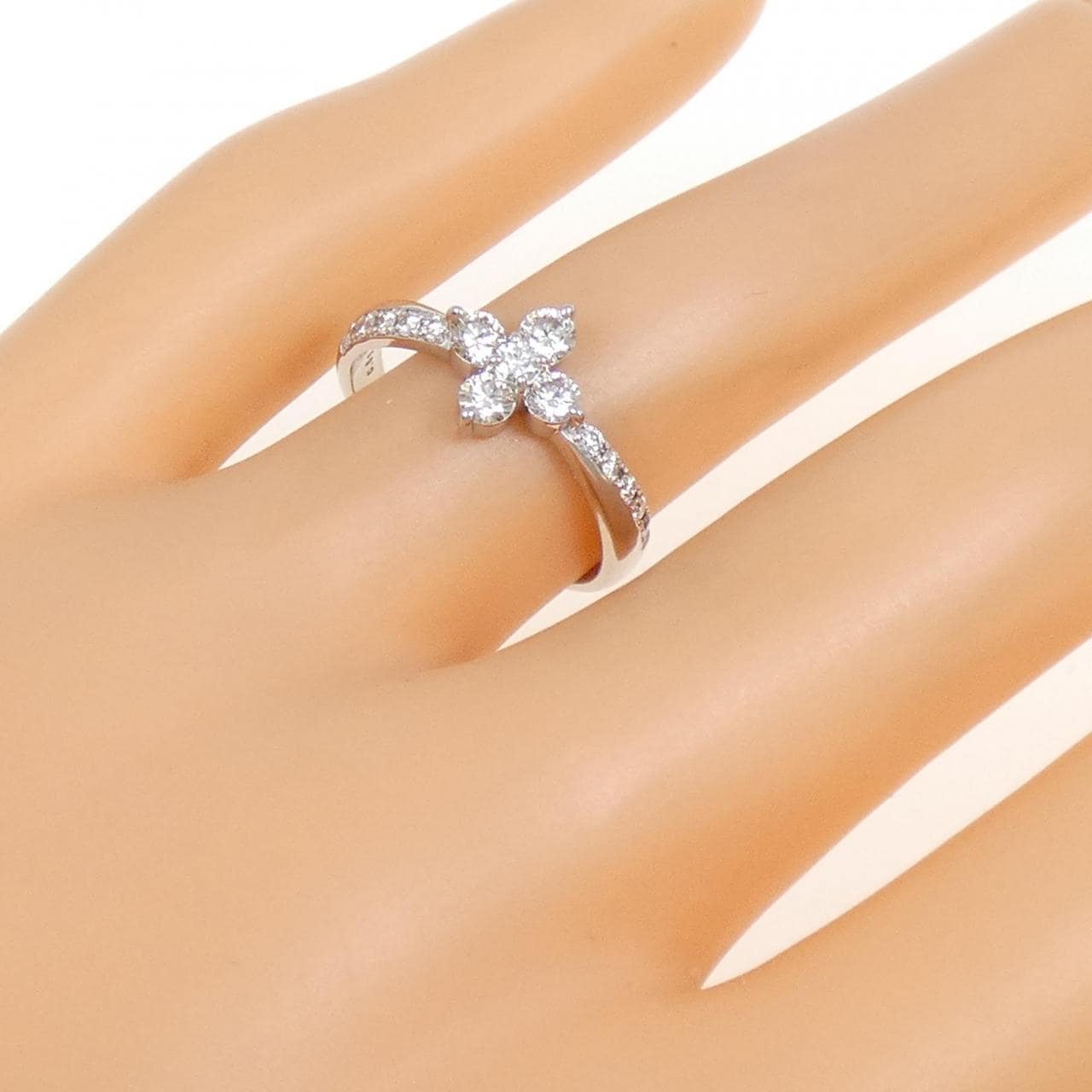 【新品】PT950 フラワー ダイヤモンド リング 0.50CT