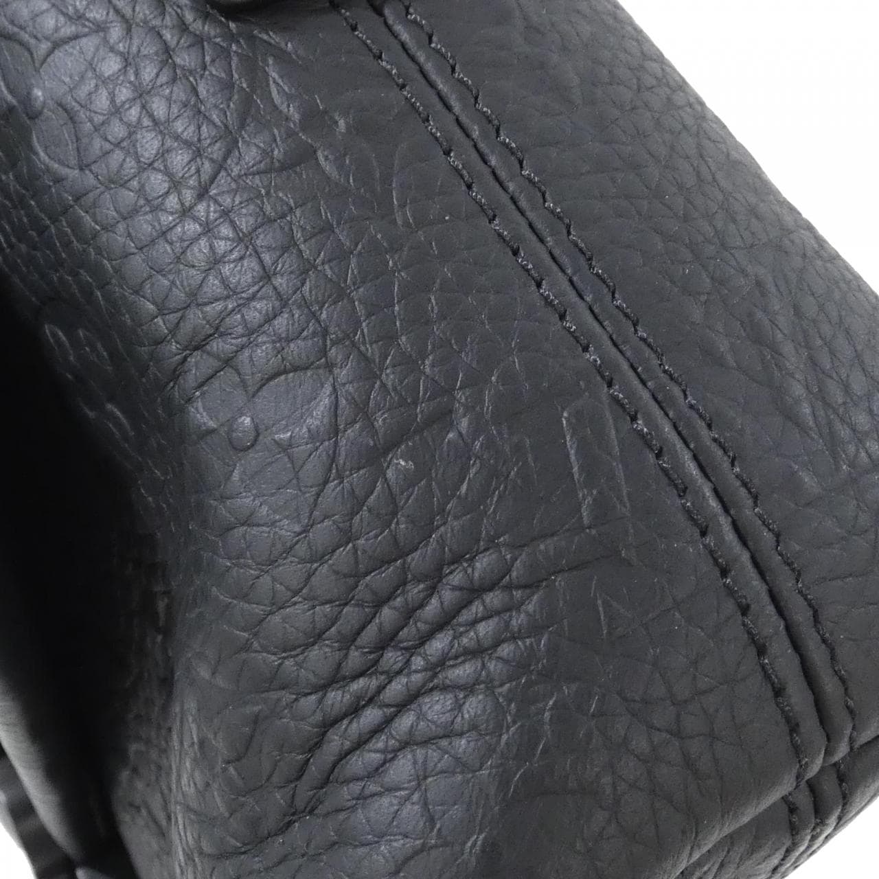 ルイヴィトン トリヨン モノグラム Sケープ メッセンジャー M23741 ショルダーバッグ