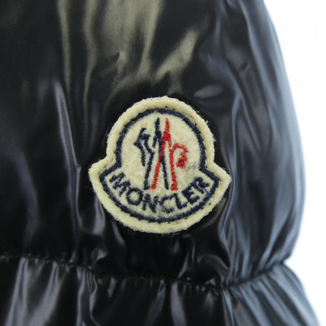 モンクレール MONCLER 41305-50 ダウンジャケット