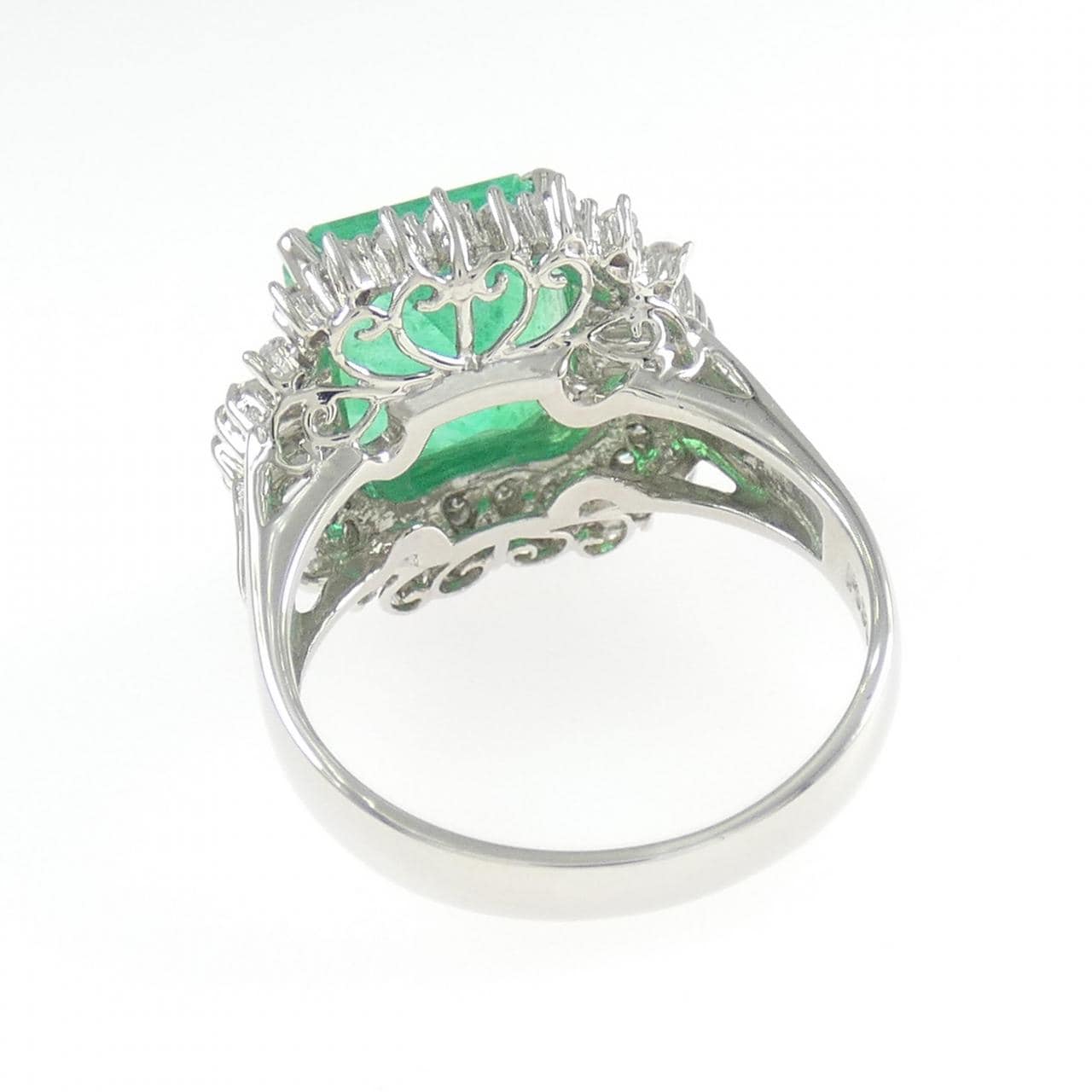 PT900 エメラルド リング 3.81CT