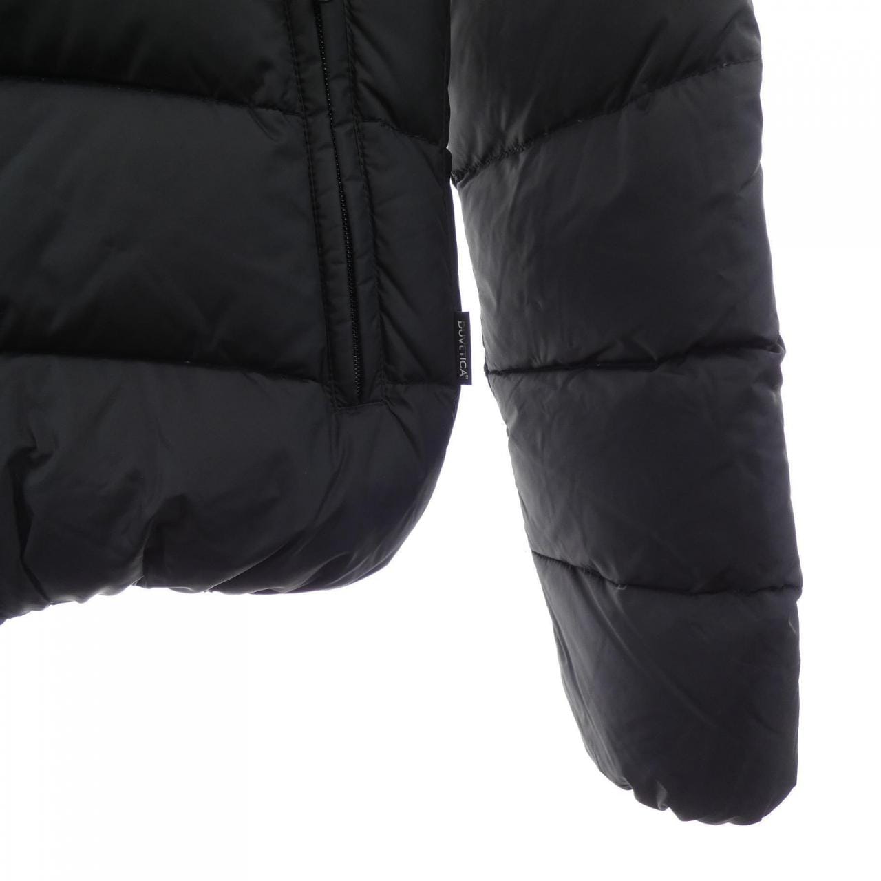 デュベティカ DUVETICA ADHARADUE ダウンジャケット