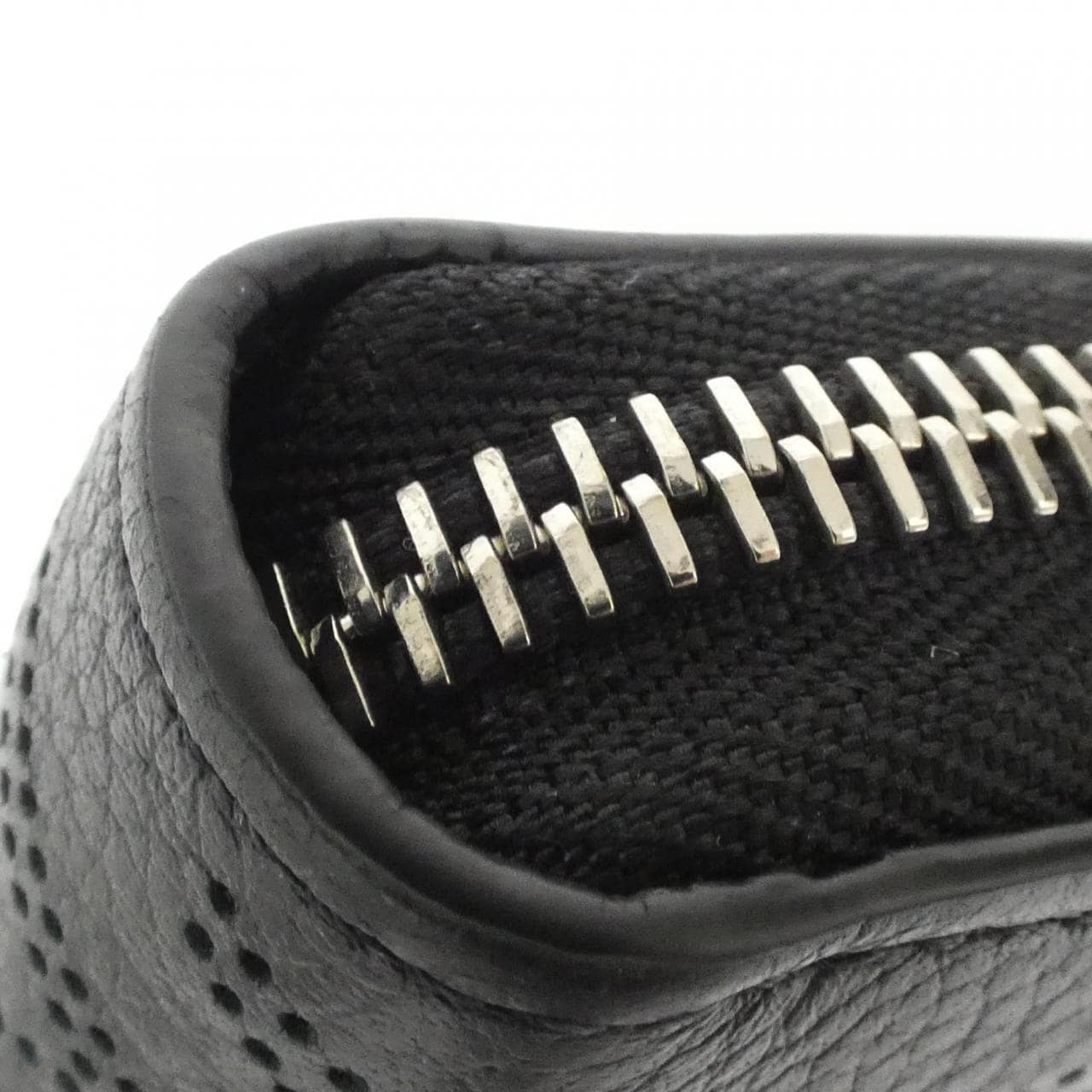 ルイヴィトン マヒナ ジッピー ウォレット M61867 財布