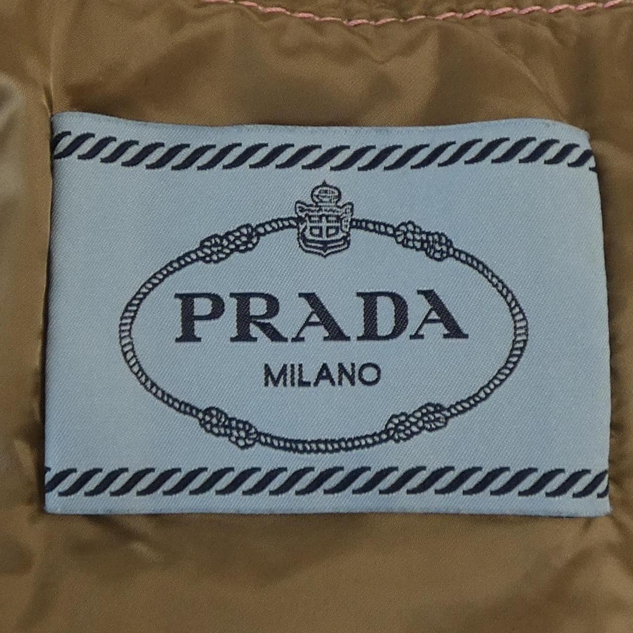 普拉达PRADA羽绒服