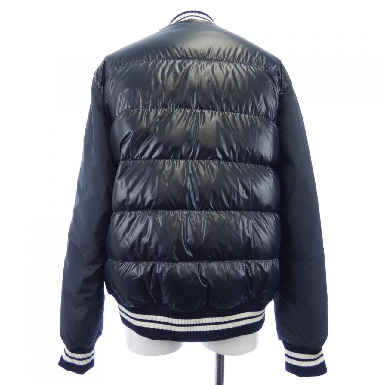 モンクレール MONCLER ダウンジャケット