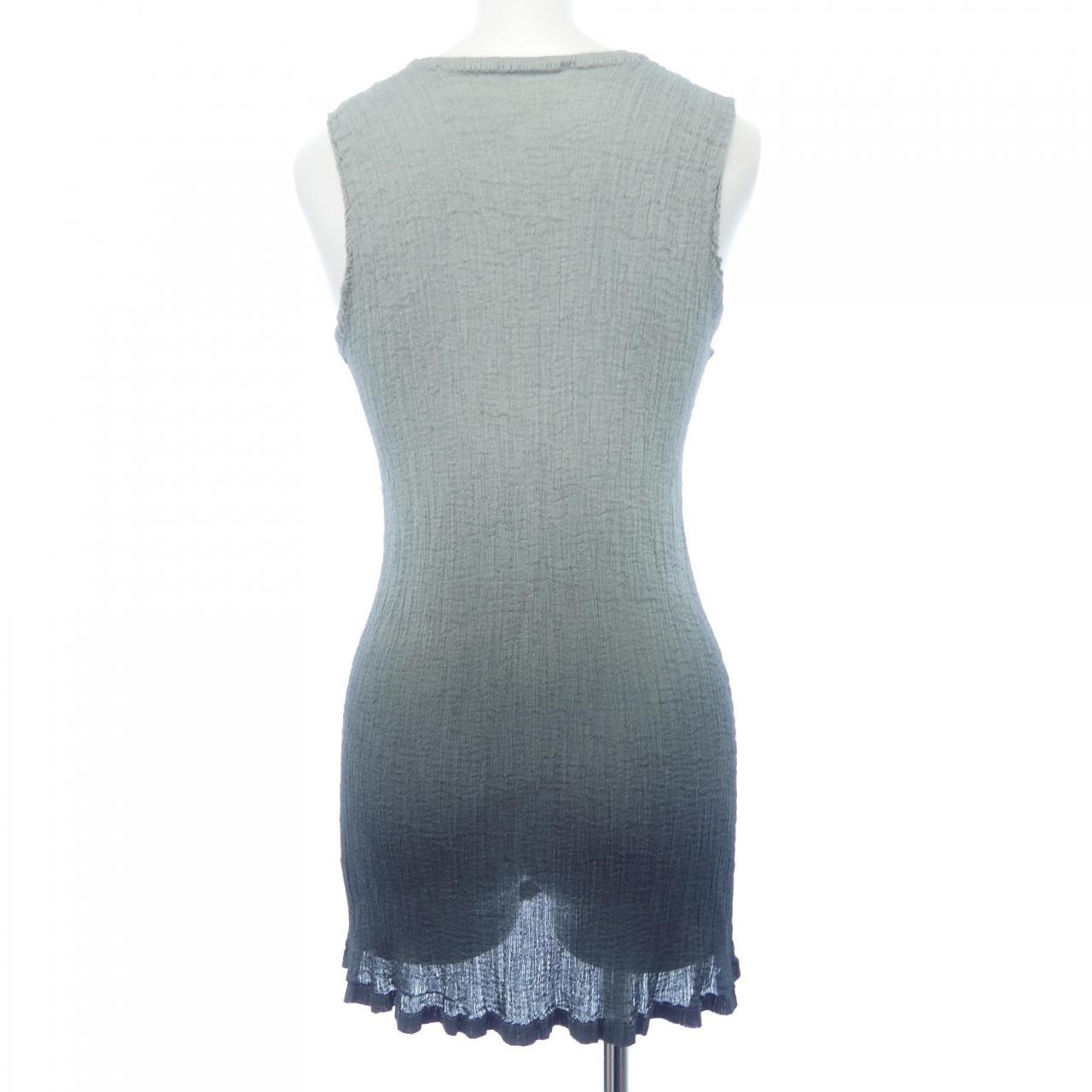 ミーイッセイミヤケ me ISSEY MIYAKE トップス