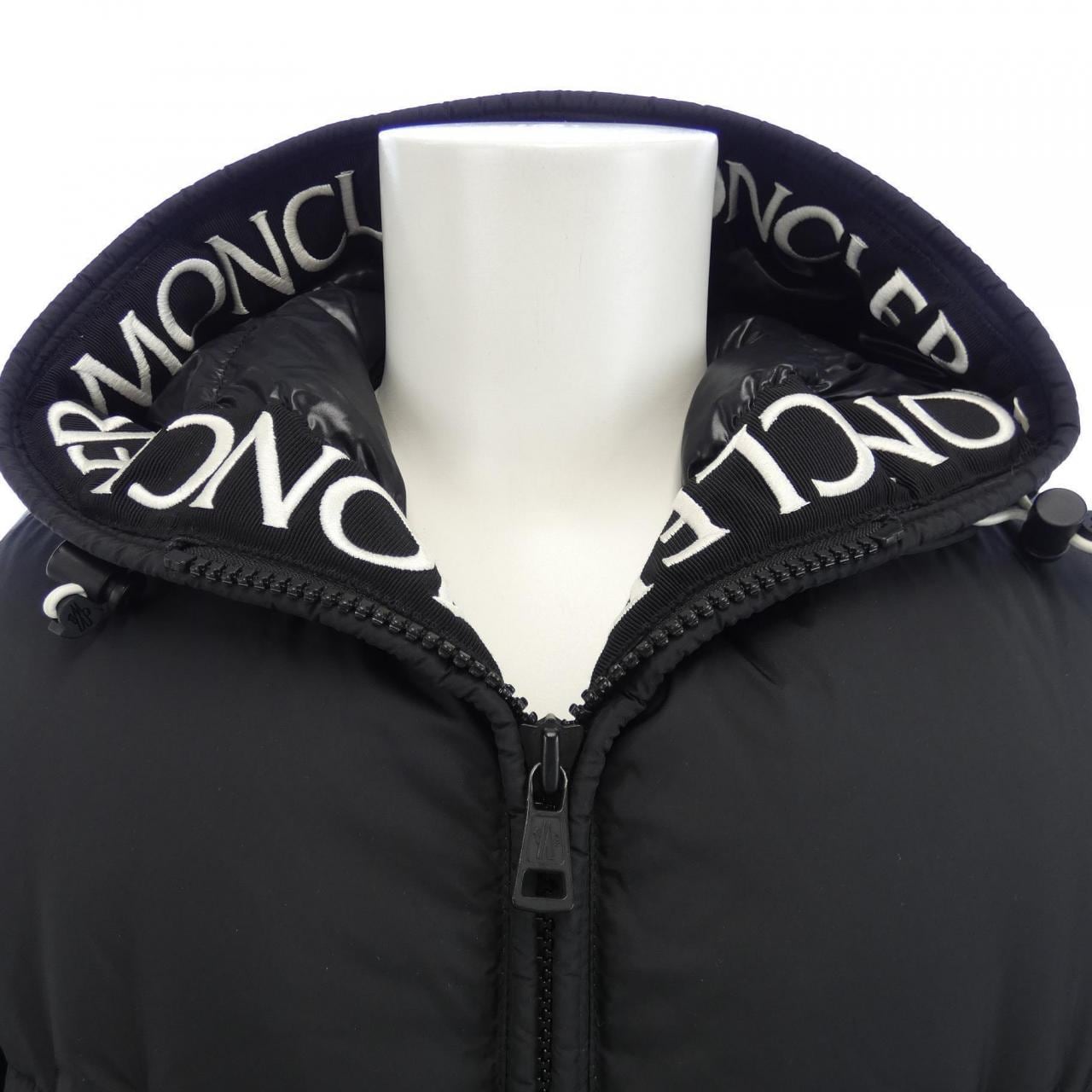モンクレール MONCLER ダウンジャケット