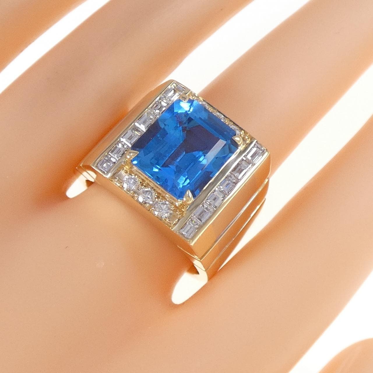 K18YG/K18WG ブルートパーズ リング 7.72CT
