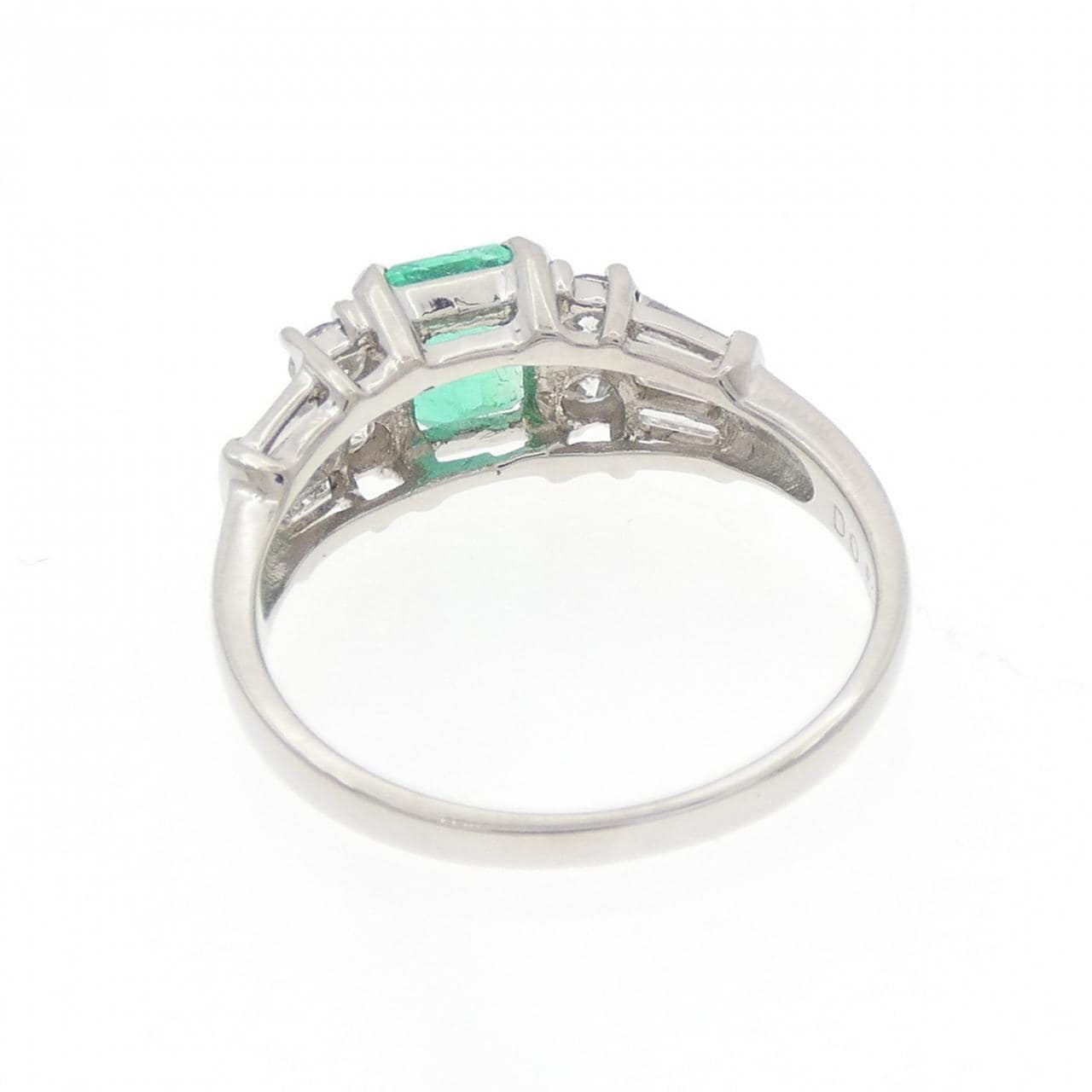 PT900 エメラルド リング 0.69CT