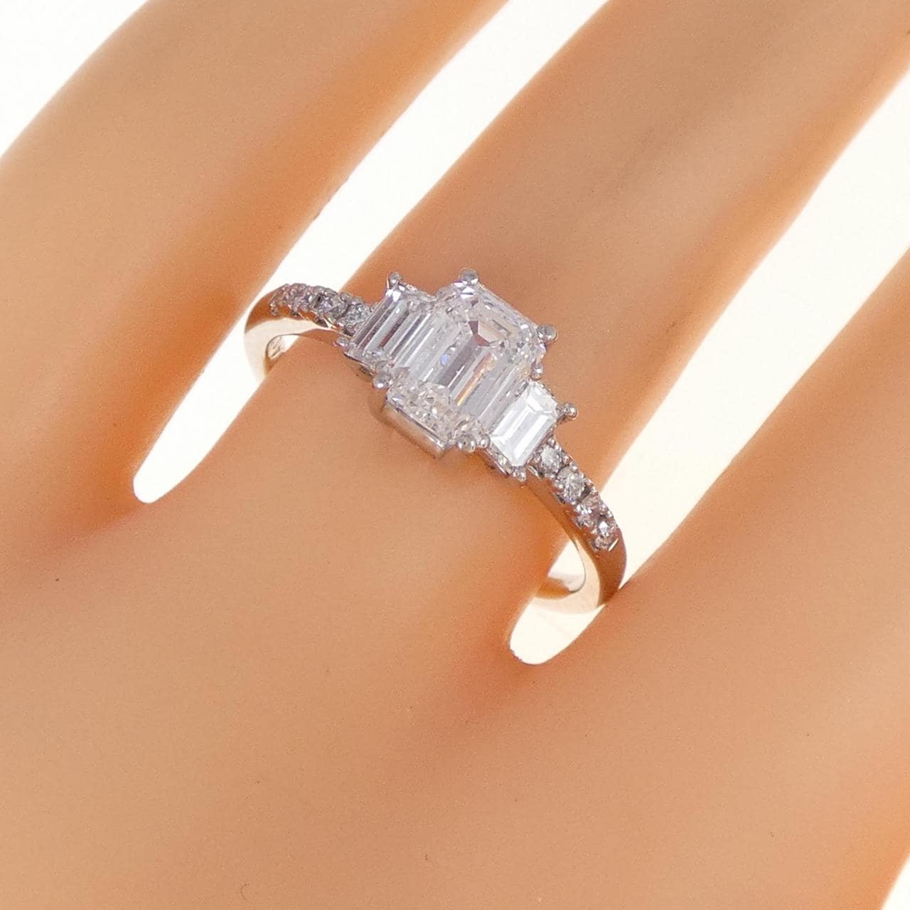 PT ダイヤモンド リング 1.014CT D SI1 エメラルドカット