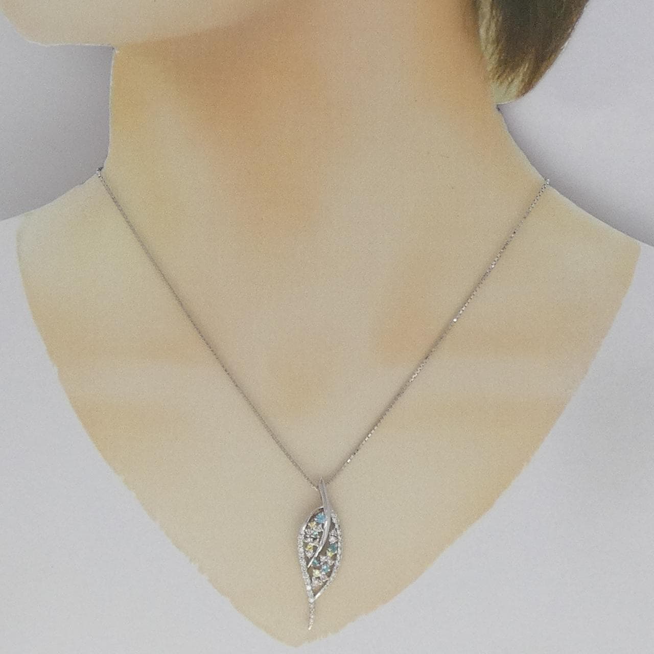 K18WG リーフ トルマリン ネックレス 0.14CT