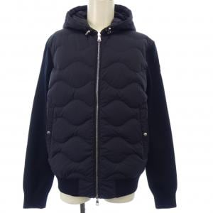 モンクレール MONCLER ダウンジャケット