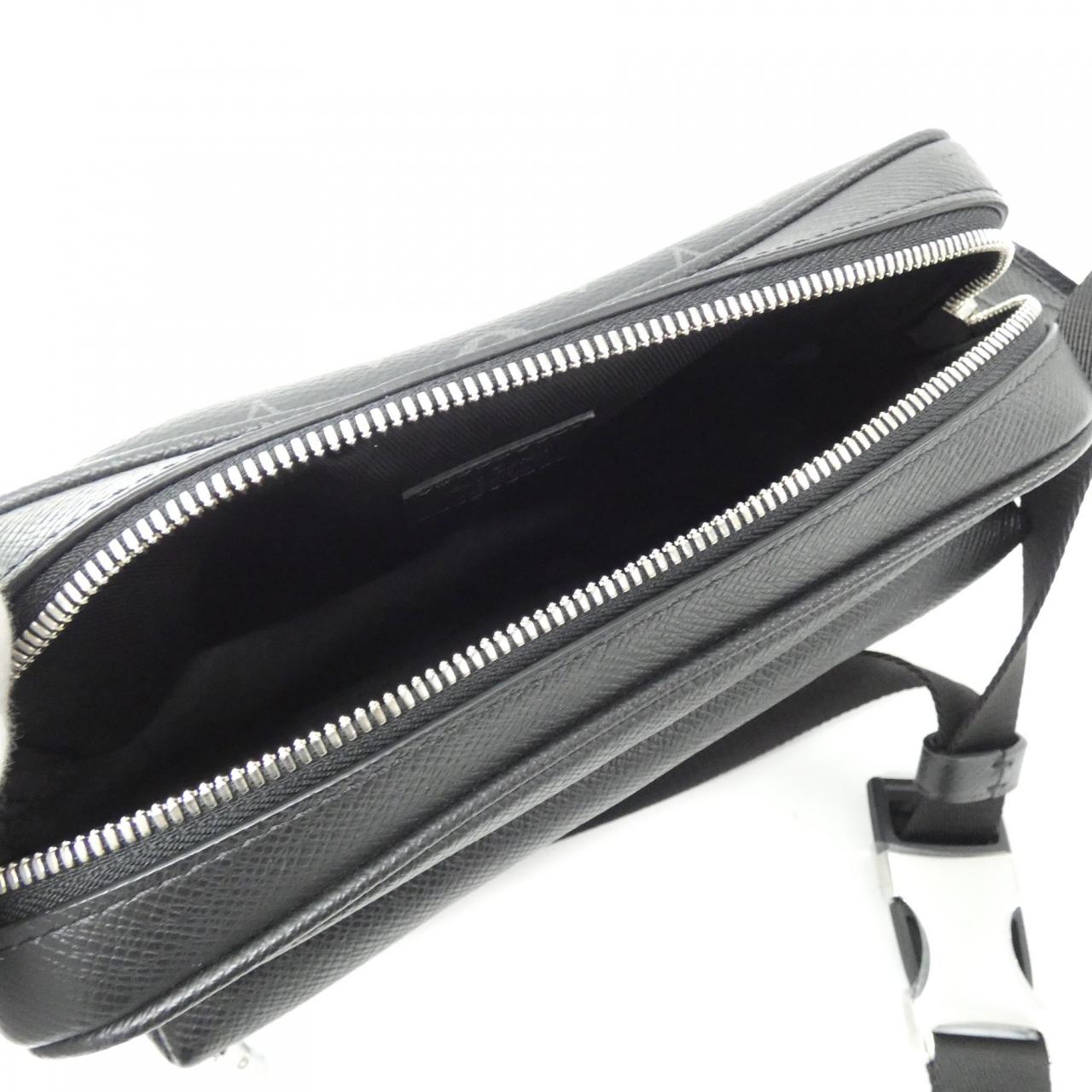 LOUIS VUITTON Taiga Rama 腰包户外 M30245 单肩包