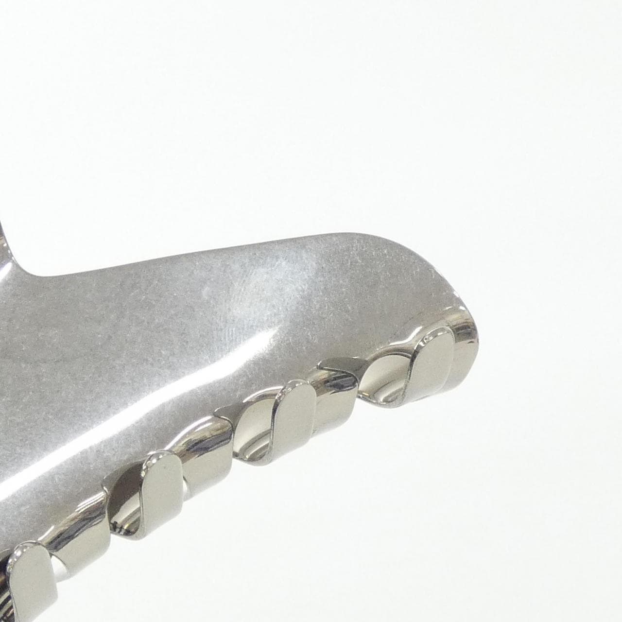 バレンシアガ ホーリー ヘアークリップ