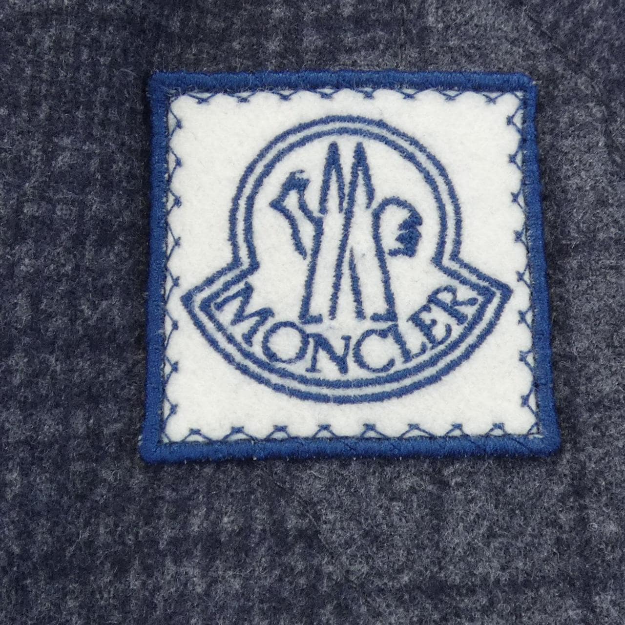 モンクレールガムブルー MONCLER GAMMEBLEU ダウンジャケット