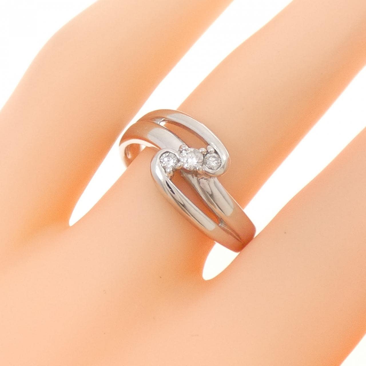 PT900 スリーストーン ダイヤモンド リング 0.12CT